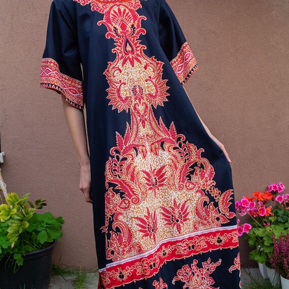 Dark Blue with Red Oriental Motifs Long Cotton Dr… - image 4