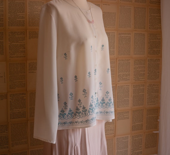 White fringe embroidery blouse...