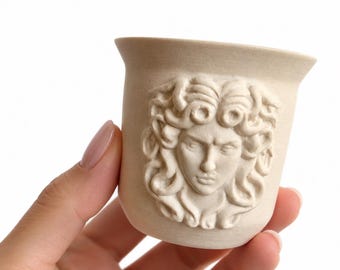 MEDUSA - Taza de espresso de porcelana hecha a mano / Colección de mitología griega