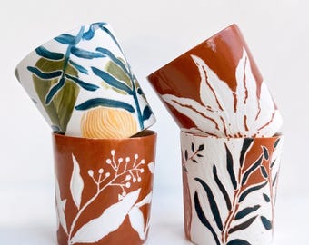 Vaso de porcelana con esgrafiado único, hecho a mano, 200 ml / 6.7 oz