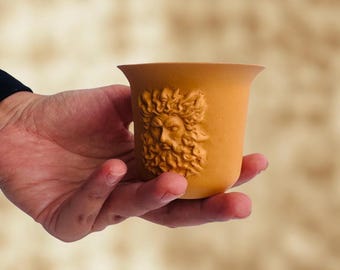 Handgemaakte porseleinen Zeus-reliëf-espressokop – terracotta 90 ml, kunst uit de Griekse mythologie