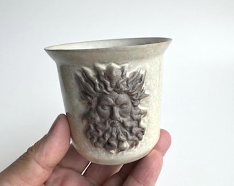 Handmade Zeus Mug – Greek Mythology Relief Coffee Cup – Stoneware – Micro Pearl – 230ml