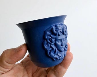 MEDUSA - Taza de café de porcelana hecha a mano / Colección de mitología griega