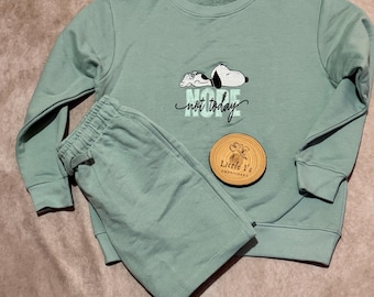 Conjunto de sudadera y pantalón corto bordado de Snoopy – Ropa de estar por casa 100% algodón