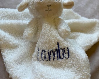 Manta de apego personalizada para bebé con diseño de cordero, suave, para niño o niña, regalo para recién nacido, baby shower, color blanco.