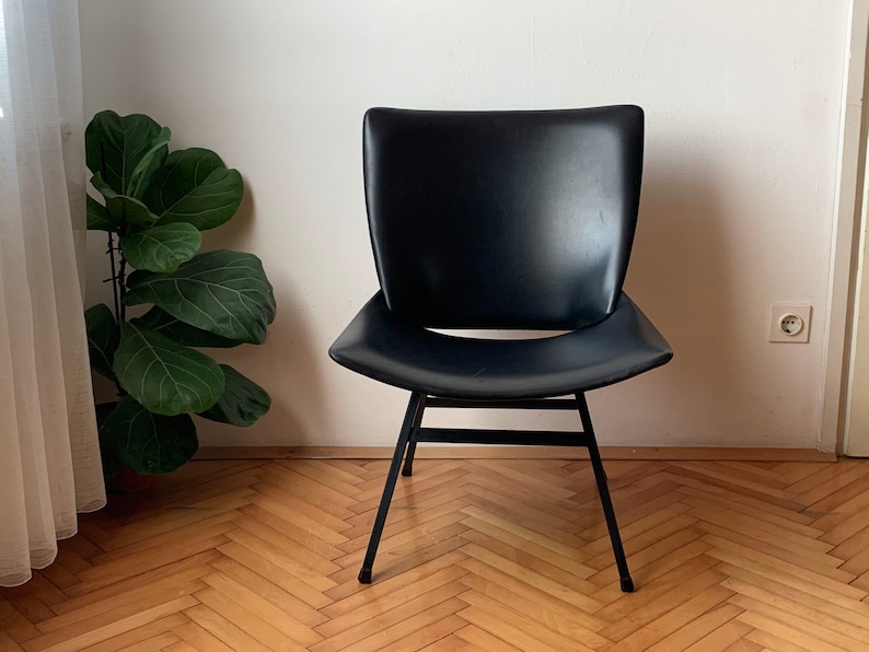 1 of 2 Vintage Lounge Black leather Shell Chair by Niko Kralj / Black faux leather upholstery / Mid Century Modern Lounge Chair / original / image 2