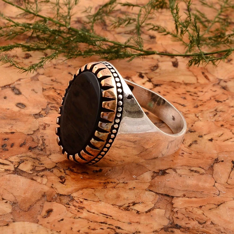 round onyx ring