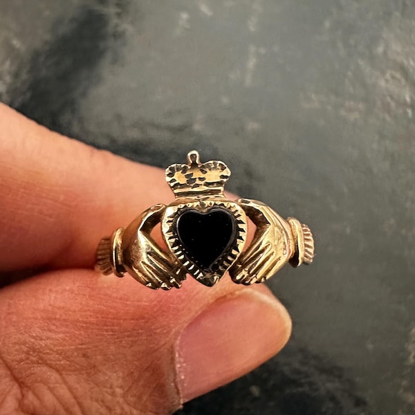 Vintage 9 Karat Gelbgold Onyx Claddagh Ring, London Hallmarked, UK Größe R