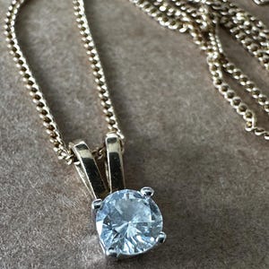 Vintage 18K Gold 0.20ct Diamond Pendant & Curb Link Chain 46cm - 2.32g