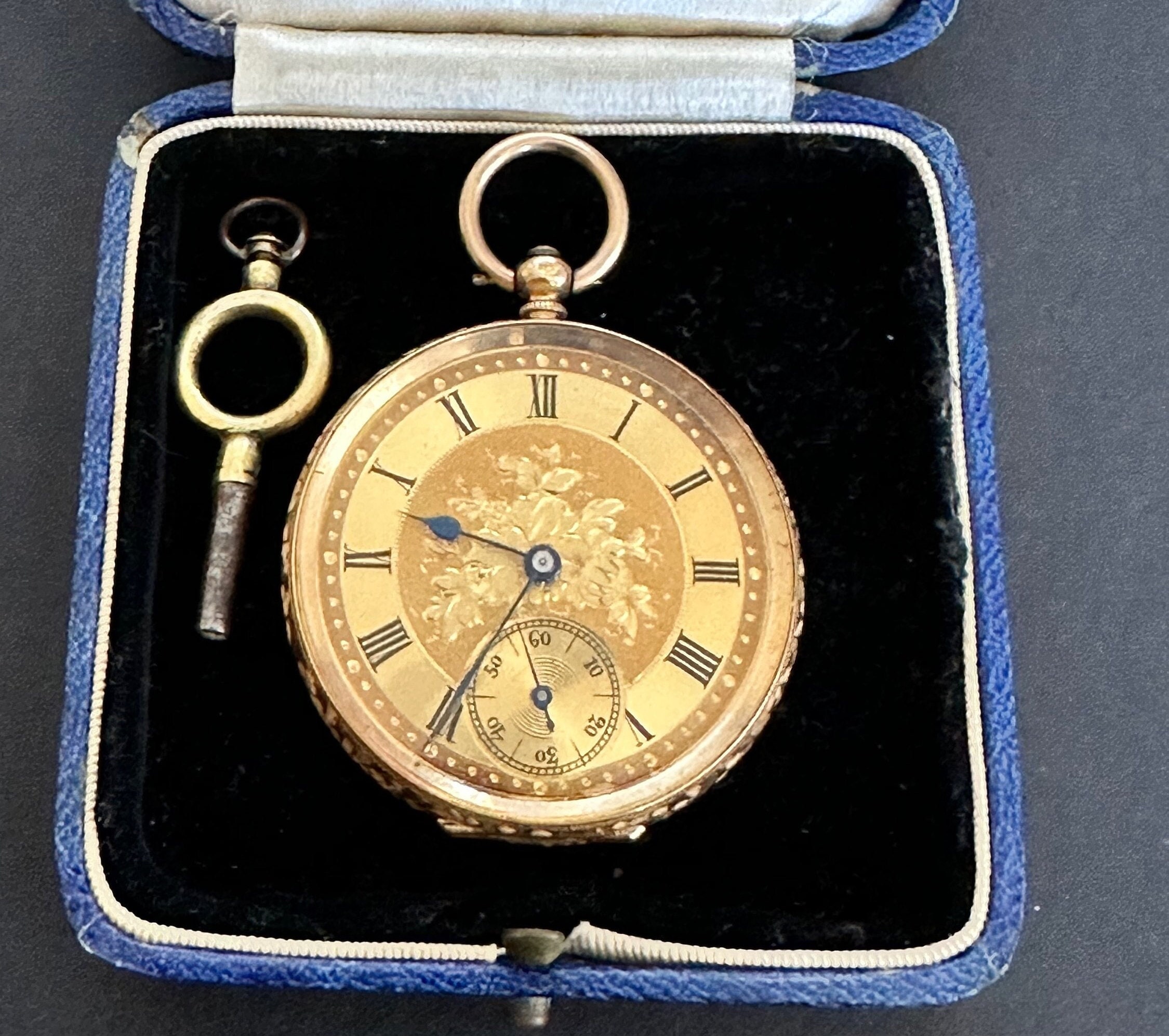 SWISS. AN 18 CARAT GOLD BRAS EN L'AIR VERGE POCKETWATCH