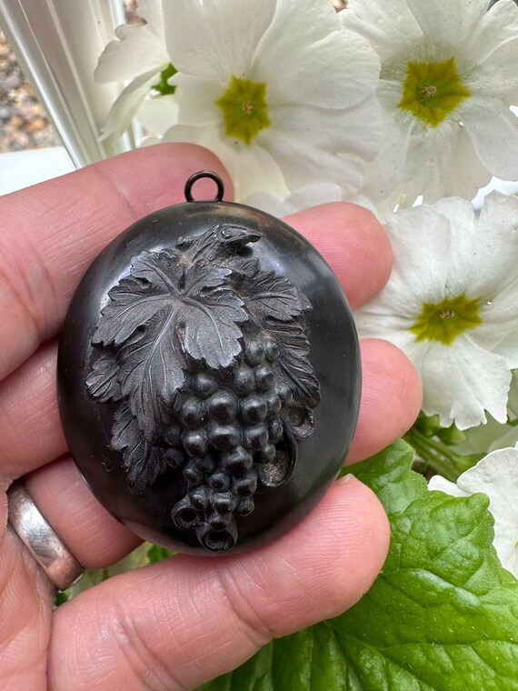 Victorian Collectible Antique LARGE Jet Mourning … - image 6