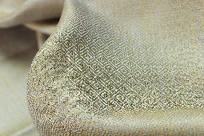 Hand-woven Silk Fabric Textile 100/% Silk Diamond Viking Reenactment historical hand made Yarn 1 m 112 cms
