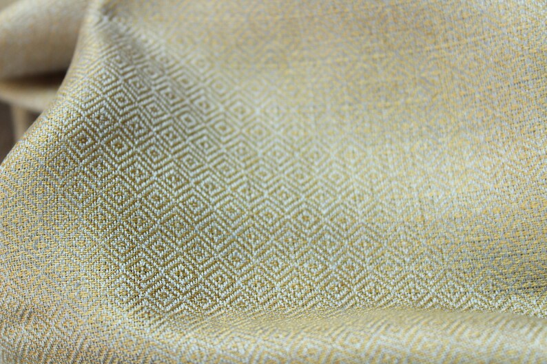 Hand-woven Silk Fabric Textile 100/% Silk Diamond Viking Reenactment historical hand made Yarn 1 m 112 cms