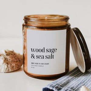 Wood Sage and Sea Salt coastal candle handmade in Québec, Canada by Breathe in the Light. Bougie sauge boisée et sel marin faite au Québec.