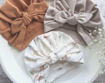 Bonnets bébé, turban bébé, chapeau beige, chapeau à fleurs, chapeau marron, cadeau nouveau-né, cadeau bébé fille, cadeau baby shower