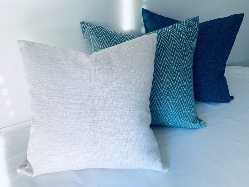 Made by Cushion Room sample fabric 021 Infinity Blue Design Pillow Cover with Invisible Zippe