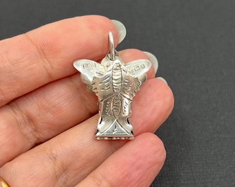Antique Edwardian hallmarked sterling silver butterfly napkin clip, Levi & Salaman