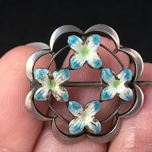 Antique Art Nouveau Jugundstil dainty little 935 silver enamel flower brooch, probably German, 925 sterling silver