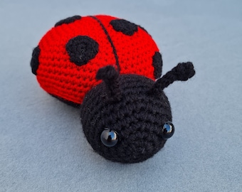 Crocheted ladybug, lucky charm amigurumi, Mels HäkelWelt