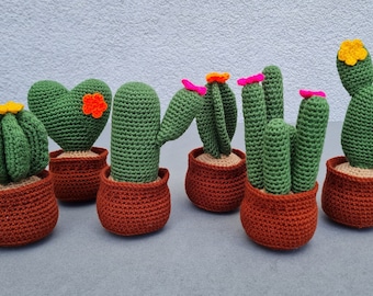 Cactussen gehaakt in een pot, amigurumi handgemaakt