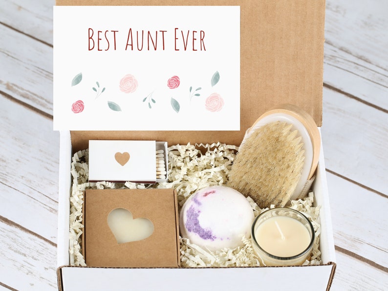 Top 37 Auntie Gifts That Make Her Feel Cheerful On Any Occasion