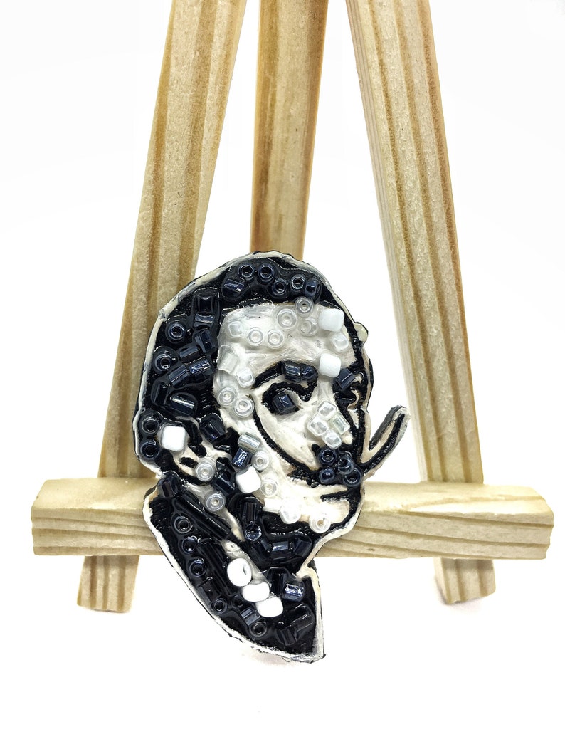 Salvador Dali brooch pin wooden epoxy resin beaded beads jewelry Salvador for gifts for painter painters portrait brooch pin