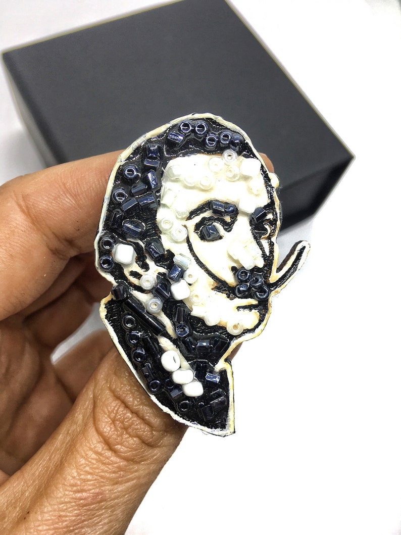 Salvador Dali brooch pin wooden epoxy resin beaded beads jewelry Salvador for gifts for painter painters portrait brooch pin