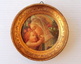 small vintage gold leaf wooden frames  made in Italy from the 1960s, diameter 7.6 cm