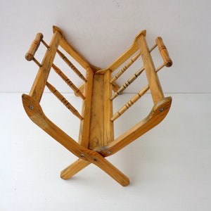 Vintage magazine rack, 70s,  wood,  perfect condition, height 35cm,length 40 cm depth 27 cm resealable