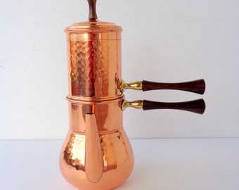 6 cups,cuccumella, Neapolitan coffee maker in wrought copper with walnut handles and pure brass fixings, new, never used, total height 28 cm