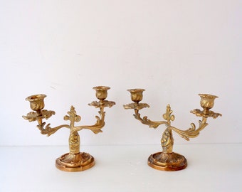 2 Candelabri in ottone pesante Vecchia Italia per 2 candelieri, portacandele antichi, elegante arredamento per la casa, altezza 17,8 cm, peso 933 grammi