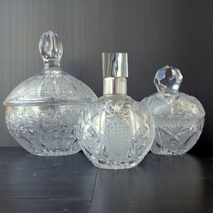 Toilet set in decorated glass, Vintage Italy 1980s, perfume bottle 15cm high, 2 containers, one height 14cm, the other 22.5cm