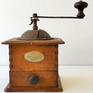 Vintage Italy coffee grinder, utensil to mince the coffee, in wood and  brass,  Italian-style coffee grinder
