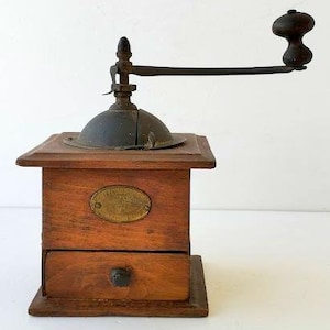 Vintage Italy coffee grinder, utensil to mince the coffee, in wood and  brass,  Italian-style coffee grinder