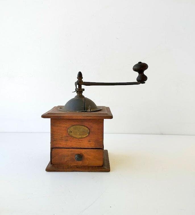 コーヒー豆入れ　ヴィンテージ　イタリア　Baludelli Vintage Italy Coffee Grinder, Utensil to Mince the Coffee, in Wood