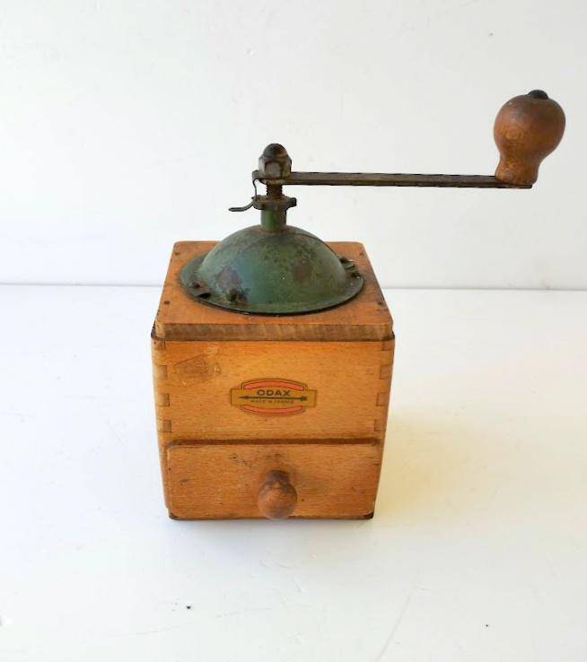 コーヒー豆入れ　ヴィンテージ　イタリア　Baludelli Vintage Italy Coffee Grinder, Utensil to Mince the Coffee, in Wood
