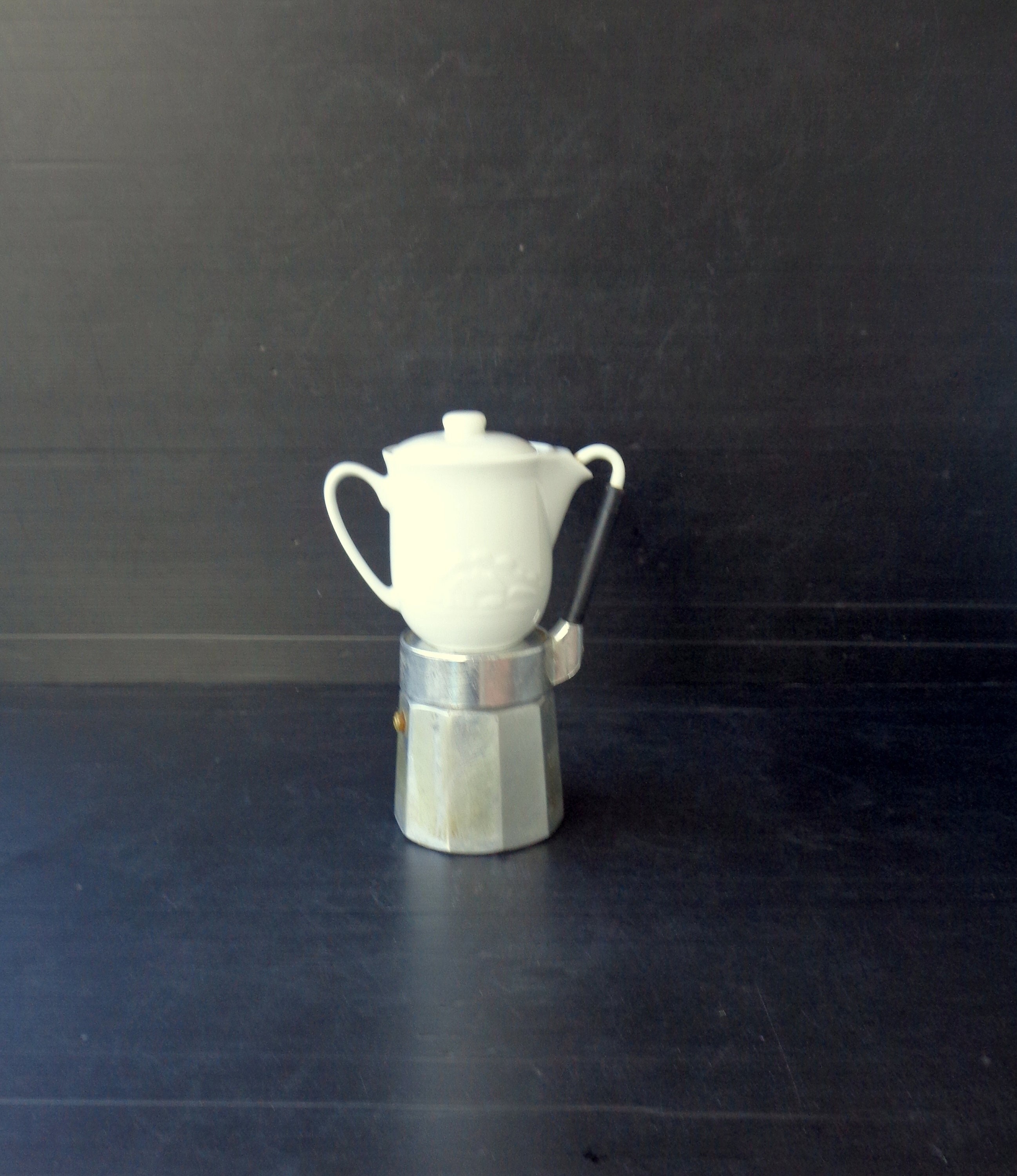 4 CUPS Collectible Vintage Italian coffee maker espresso machine,  Barista, domed lid old coffee maker  collectibles Italy , porcelain cup