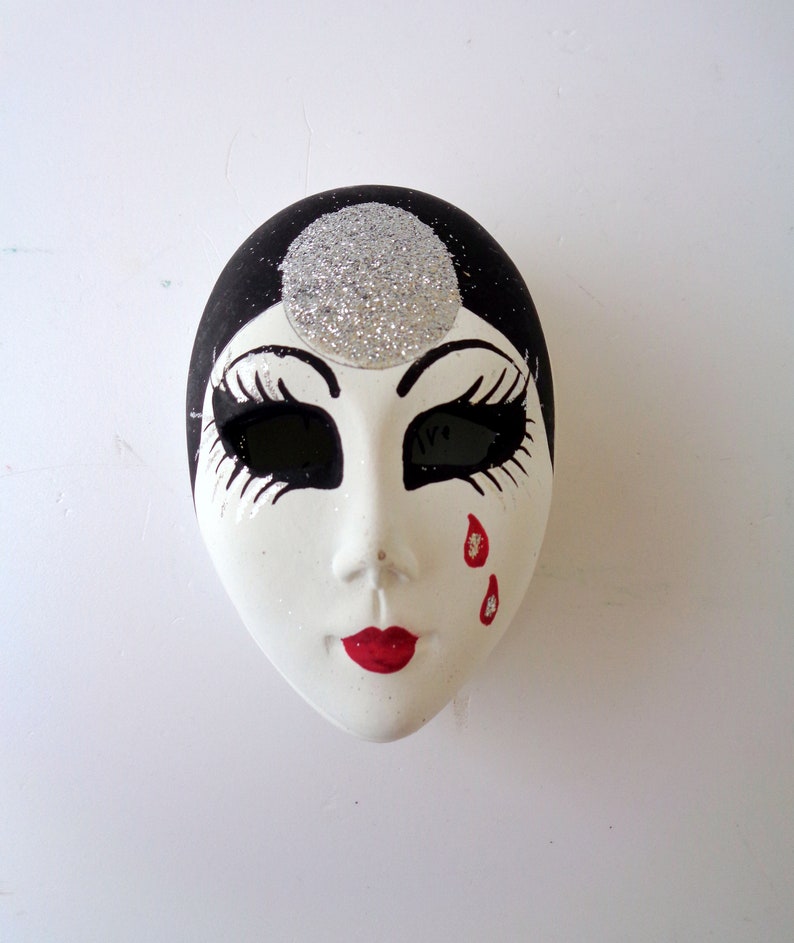 boîte à bijoux en céramique vintage avec le couvercle masque vénitien, boîte à bijoux noir / blanc, boîte à bagues italienne, souvenir du Nouvel An 1992, taille 8x6cm image 2