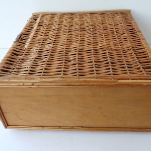 Vintage Italy, very old Wicker Picnic Basket, wicker picnic bag Italy 70s image 4