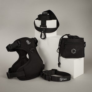 Black Dog Matching Set Harness Adjustable | Dark Classic | Cushioned | Soft Padded | Modern | No Pull | Leash Lead Poo Bag Treat Bag Epaws