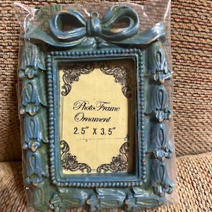 2.5 x 3.5 New Mini Frame with Bow,  Shabby Chic, Chippy paint, Distressed Teal
