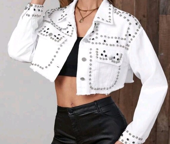 Veste courte en jean blanche peinte a la main avec clous. 100 coton. Taille TRES PETITE. Coupe normale. Piece maitresse unique Etsy France