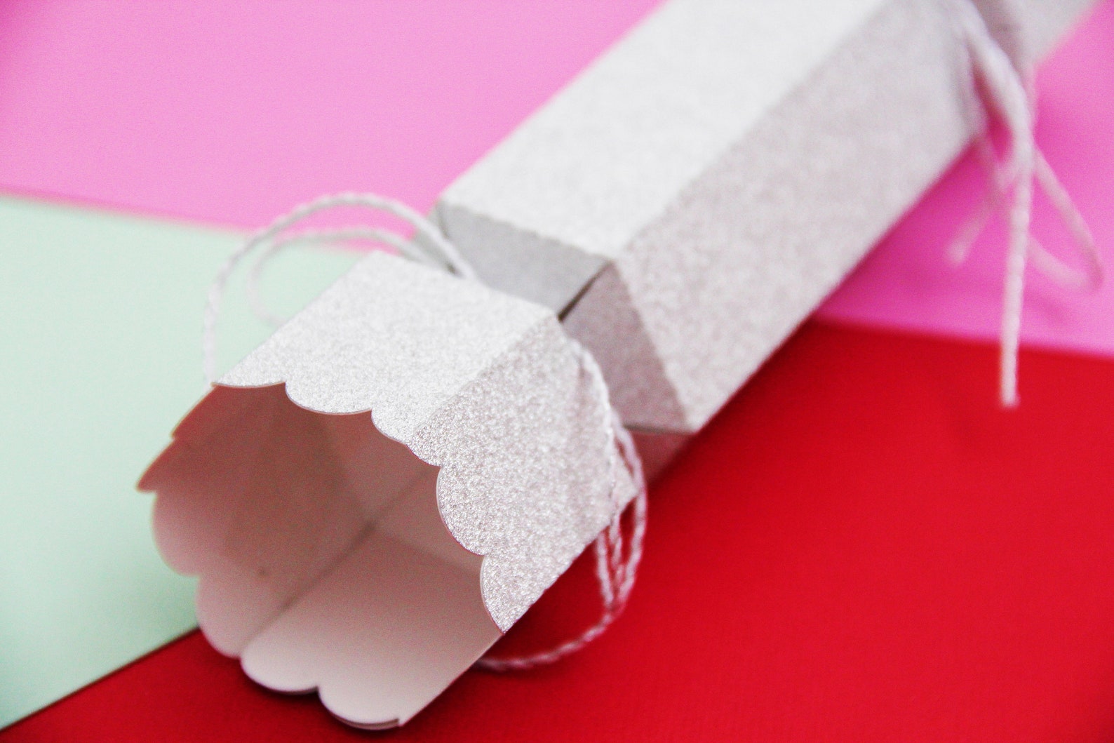 Download Cracker with scalloped edge SVG Christmas Cracker Template ...