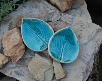 Soap dish Soap tray Jewelry bowl "Small Hosta leaf without stem" (1 piece), turquoise glazed ceramic made of genuine Hosta leaf / Funkie