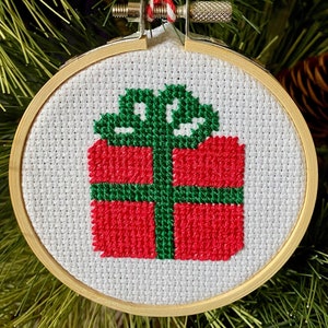 Christmas Present Ornament Cross Stitch Pattern