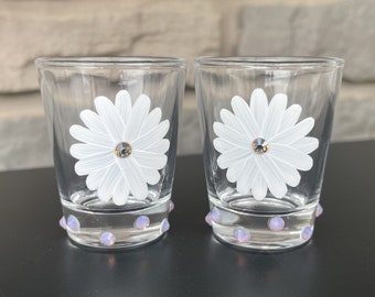 Handbemalte Daisy Schnapsgläser 1.5oz - 2er-Set mit Strasssteinen