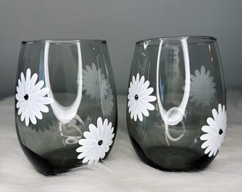 Handgemachtes Daisy Weingläser Set - Strass Floral, Rauchgrau