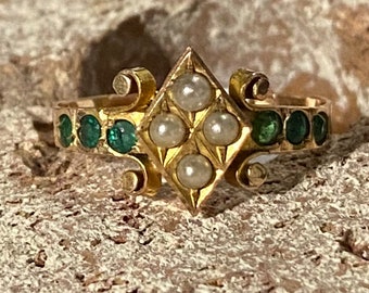 Early 1900s Victorian 10k Gold Emerald and Natural Seed Pearl Ring Size 8