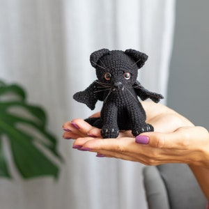 Black cat crochet pattern, amigurumi Halloween pattern, Halloween Kitten, Vampire cat, BatCat image 5