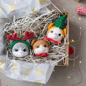 Crochet Christmas tree cat ornament, amigurumi Christmas tree decorations, amigurumi Christmas baubles pattern, christmas ornament image 2